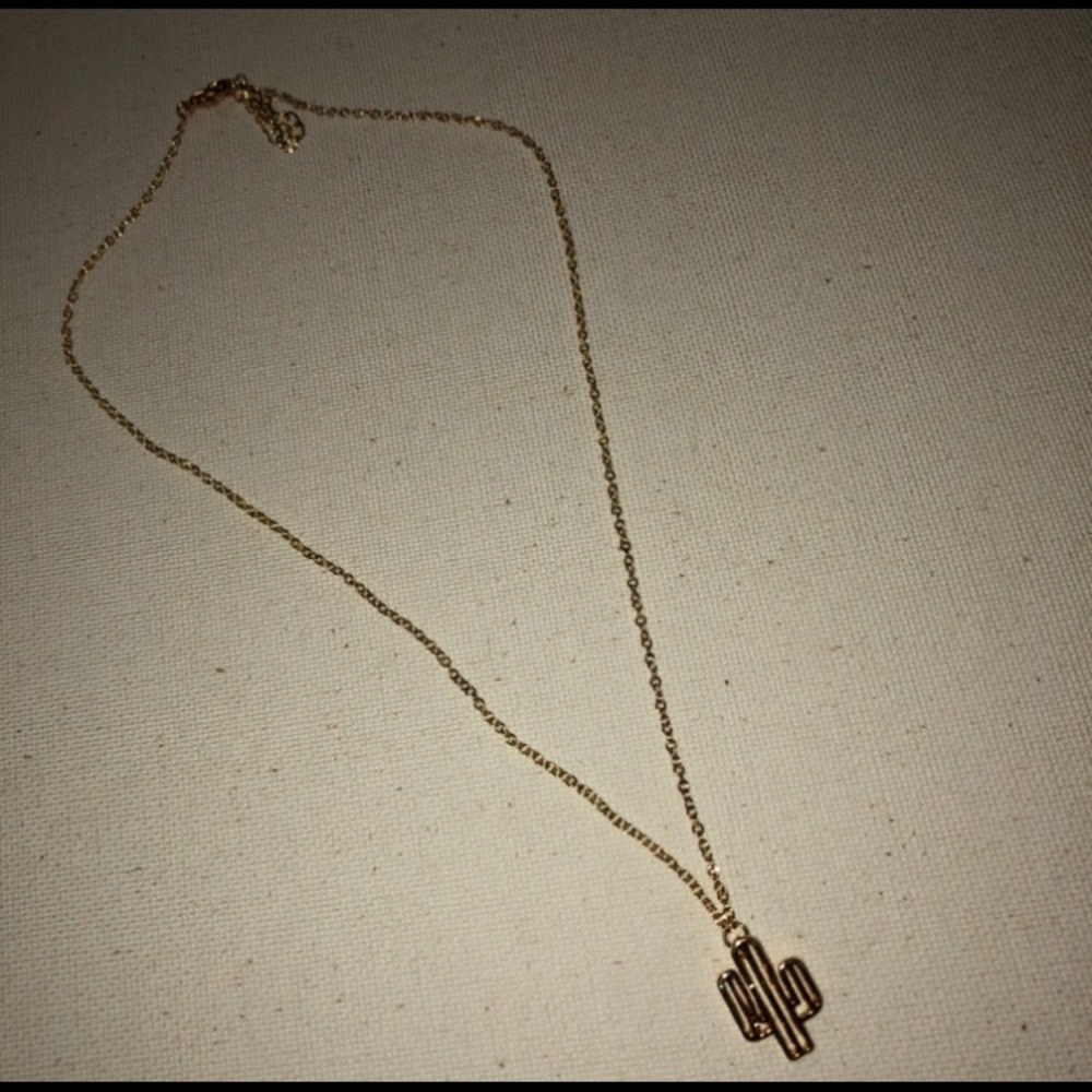 Dainty Cactus Necklace 🌵